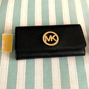 NWT Michael Kors Fulton black flap continental leather wallet